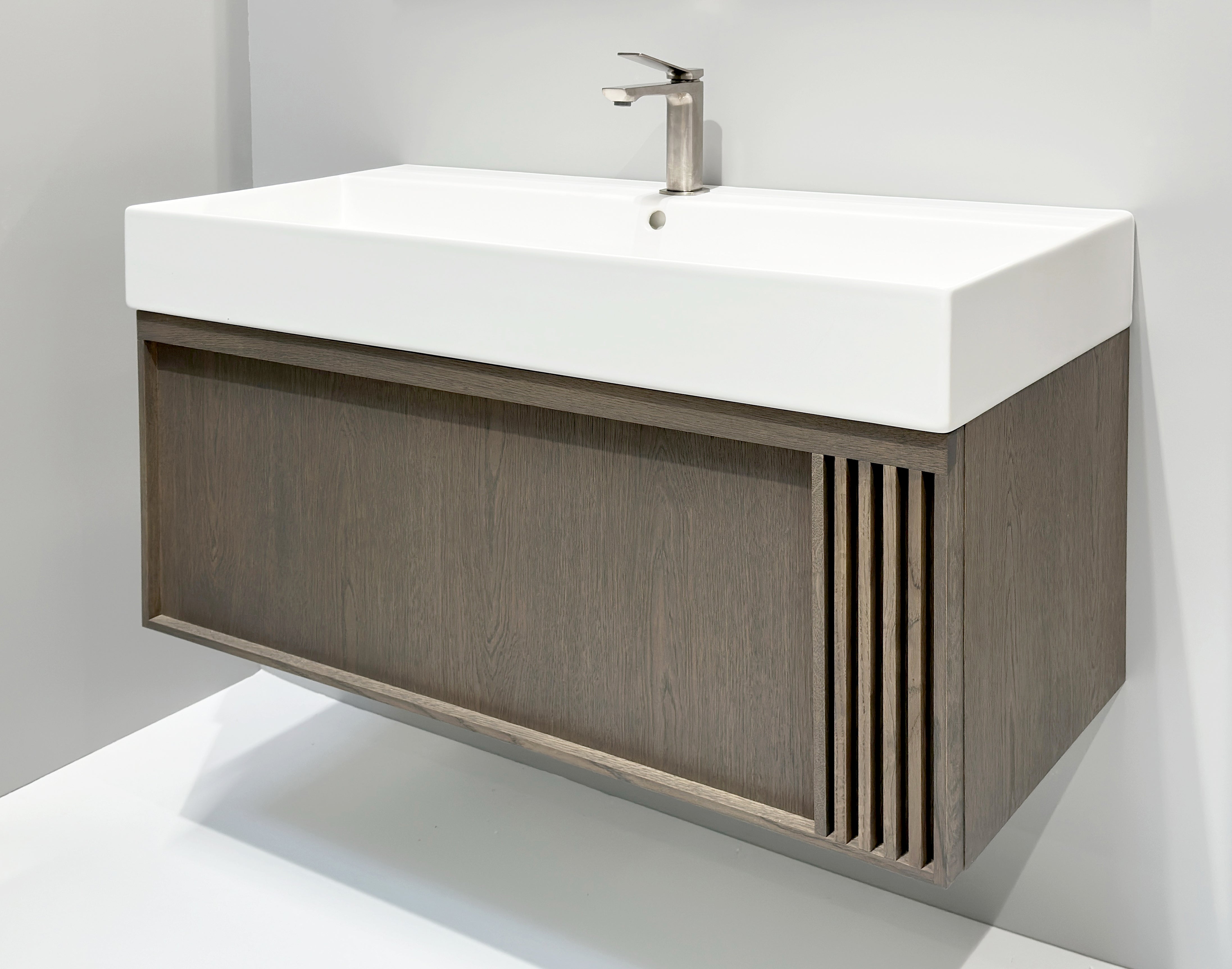 SanoBlu Fina wastafelmeubel 100 cm echt eikenhout en eikenfineer smoky met gefreesde front en keramische wastafel 6