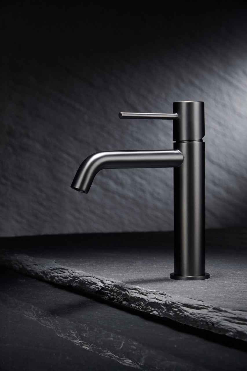 SanoBlu Flow wastafelkraan black gun metal