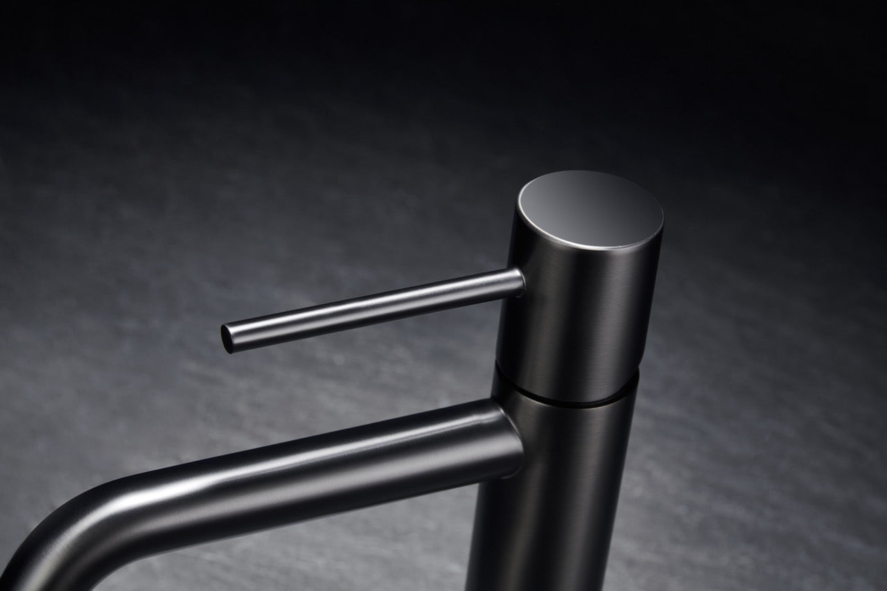 SanoBlu Flow wastafelkraan black gun metal 3