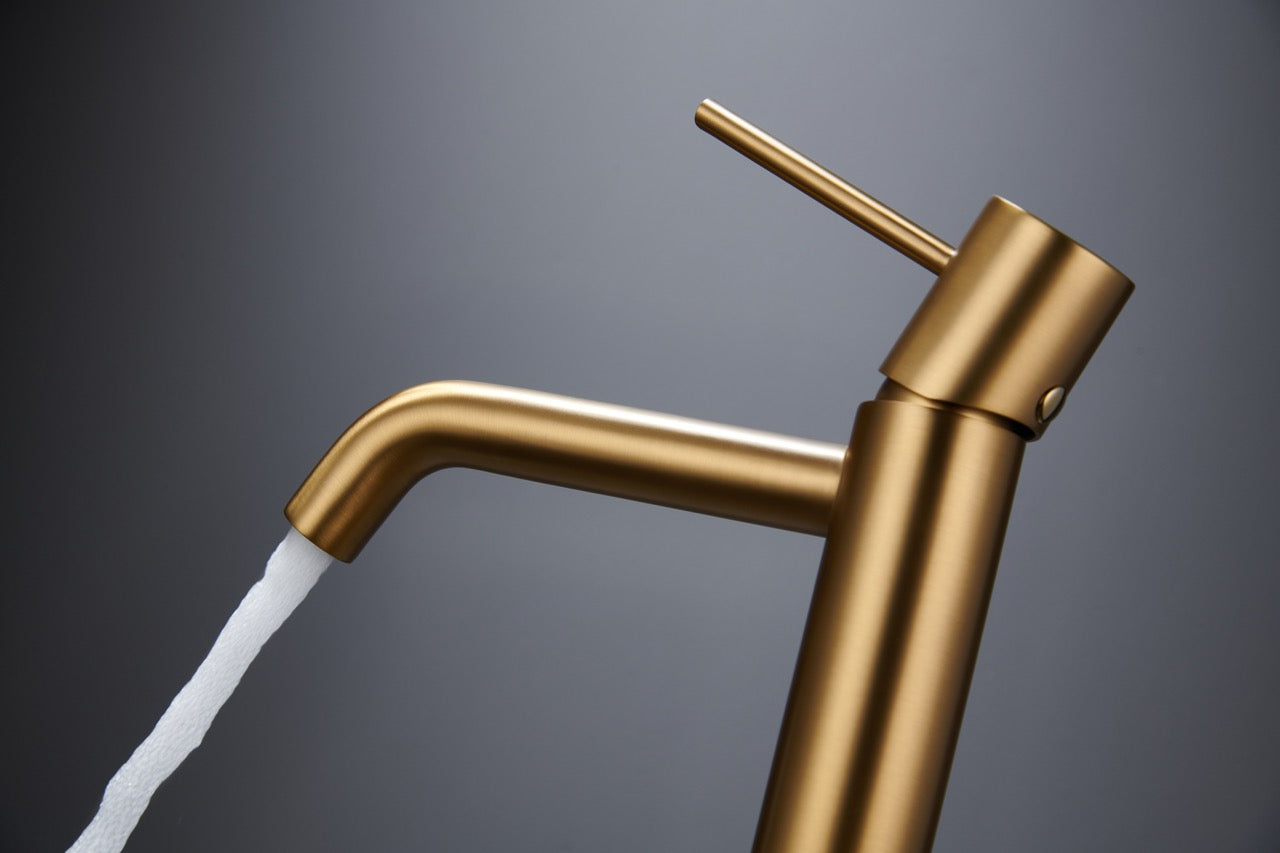 SanoBlu Flow wastafelkraan geborsteld goud 5
