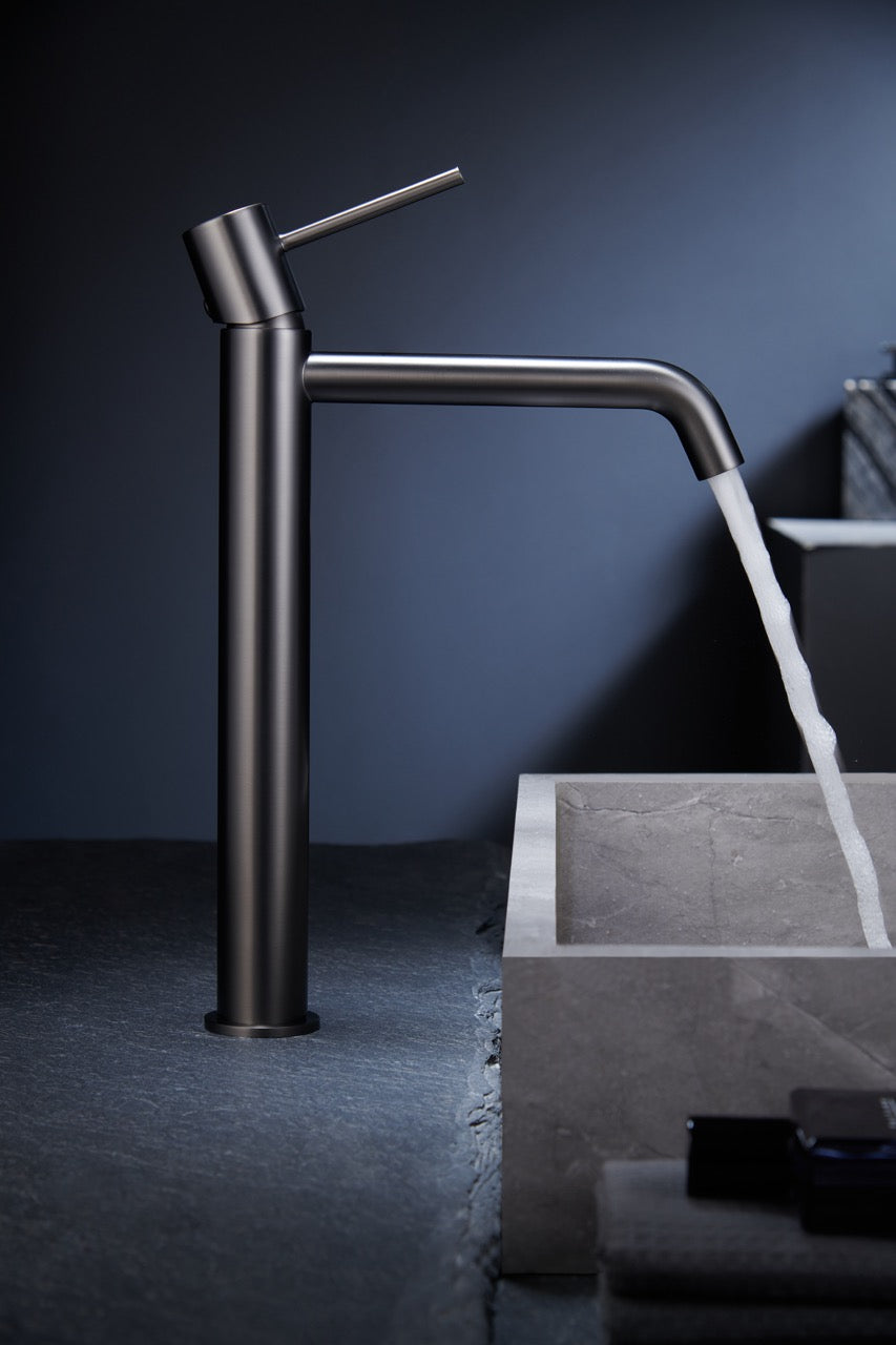 SanoBlu Flow wastafelkraan hoog black gun metal