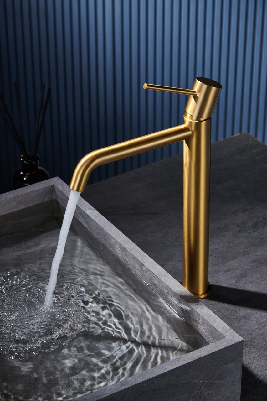 SanoBlu Flow wastafelkraan hoog geborsteld goud 7