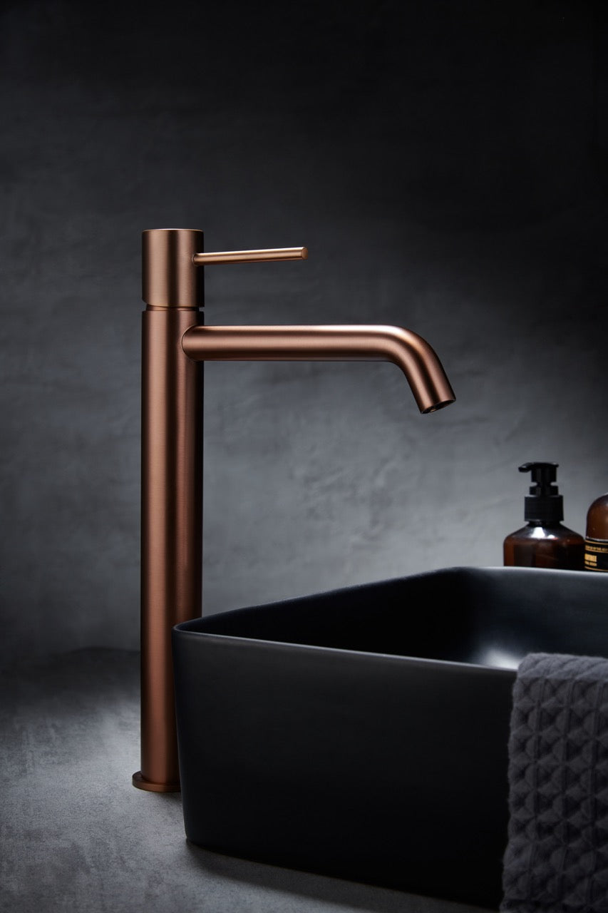 SanoBlu Flow wastafelkraan hoog geborsteld koper 6
