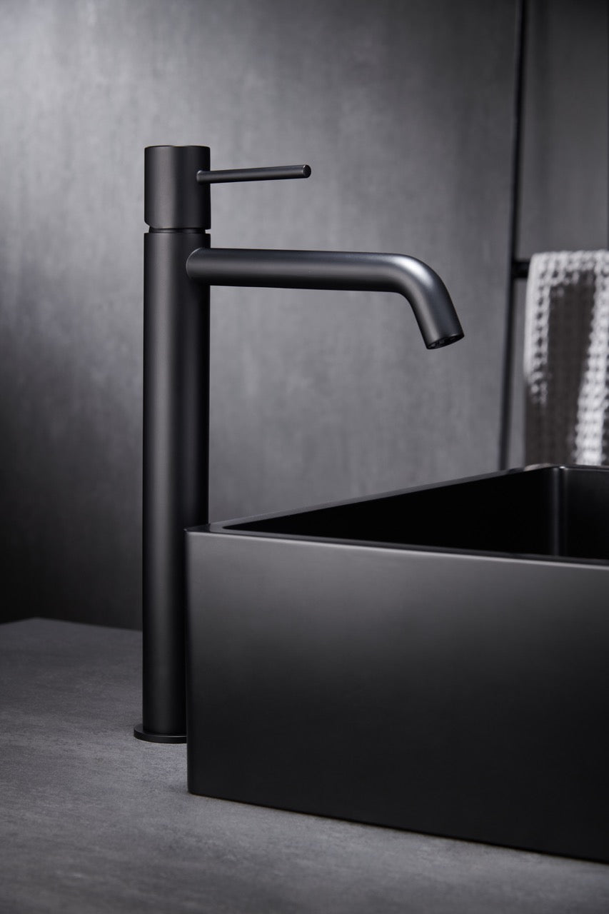 SanoBlu Flow wastafelkraan hoog mat zwart 5