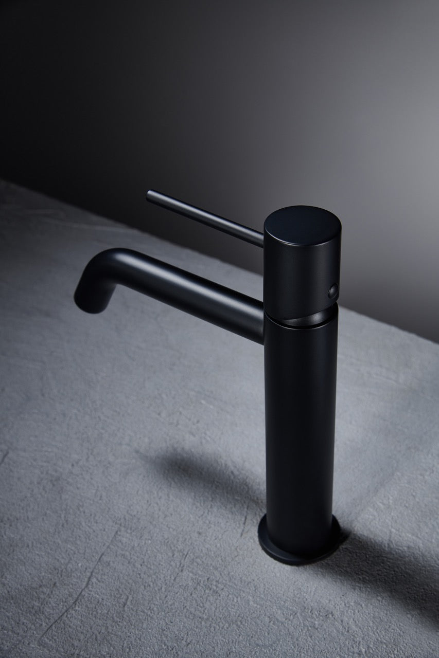 SanoBlu Flow wastafelkraan mat zwart