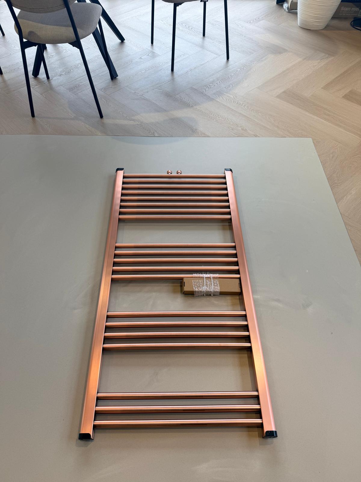 Sanoterra Fero design radiator 120x60 cm geborsteld koper 524W midden/zij aansluiting 4